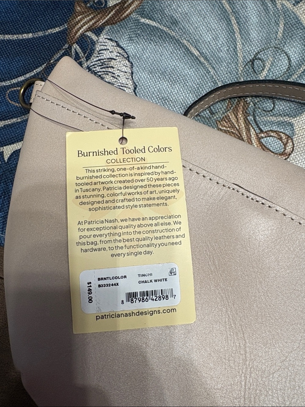 NWT Patricia Nash Embossed Floral Half-Moon Crossbody in Light Cream and Taupe - Picture 6 of 6
